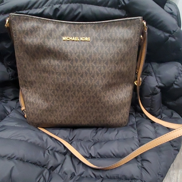 Michael Kors Crossbody - Picture 1 of 4